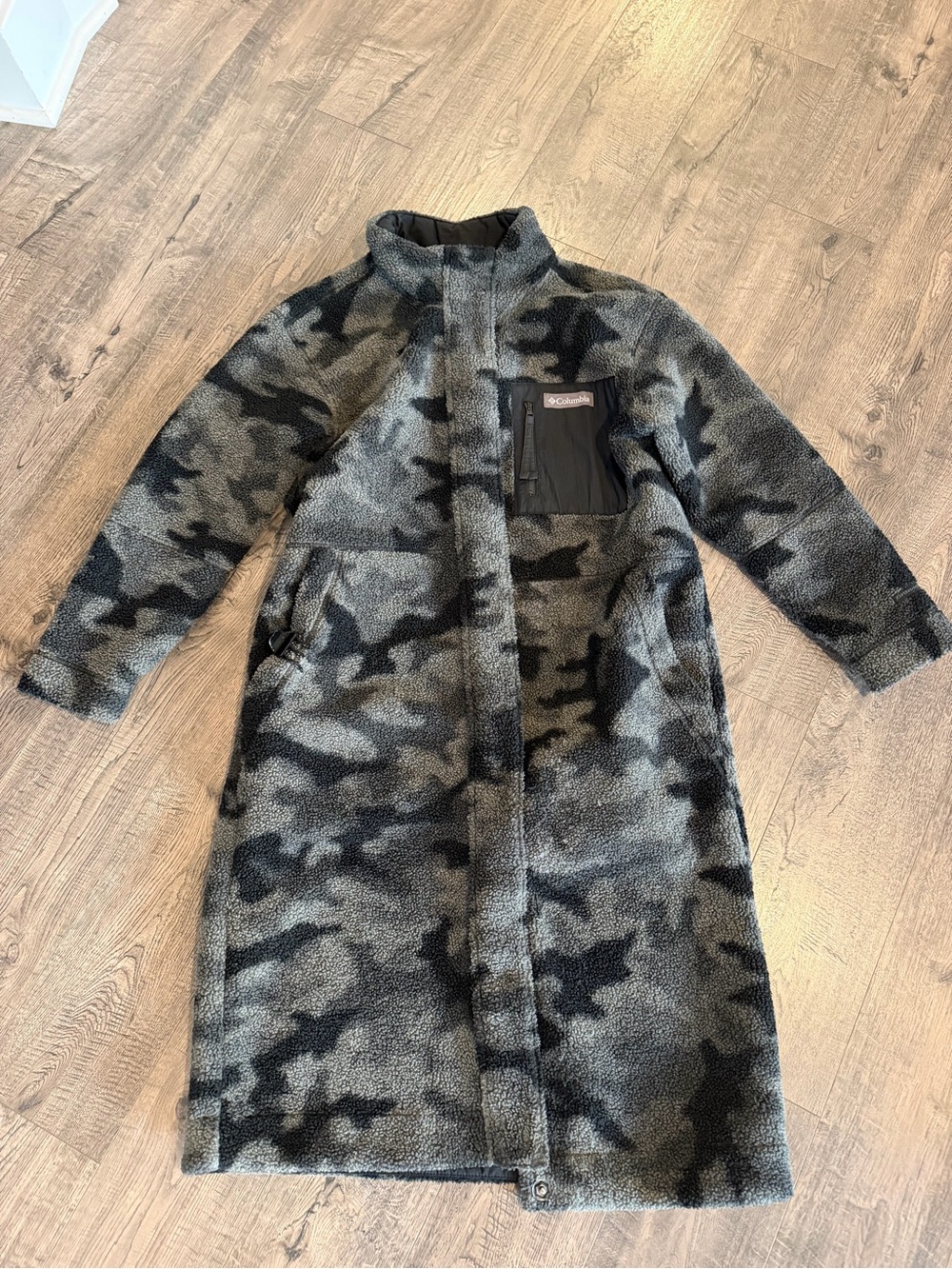 Columbia Women's Long Panorama in Gray Camo